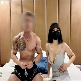 【無修正】巨根男とラブラブセックス！顔面ザーメン大量ぶっかけられてご馳走様でした！